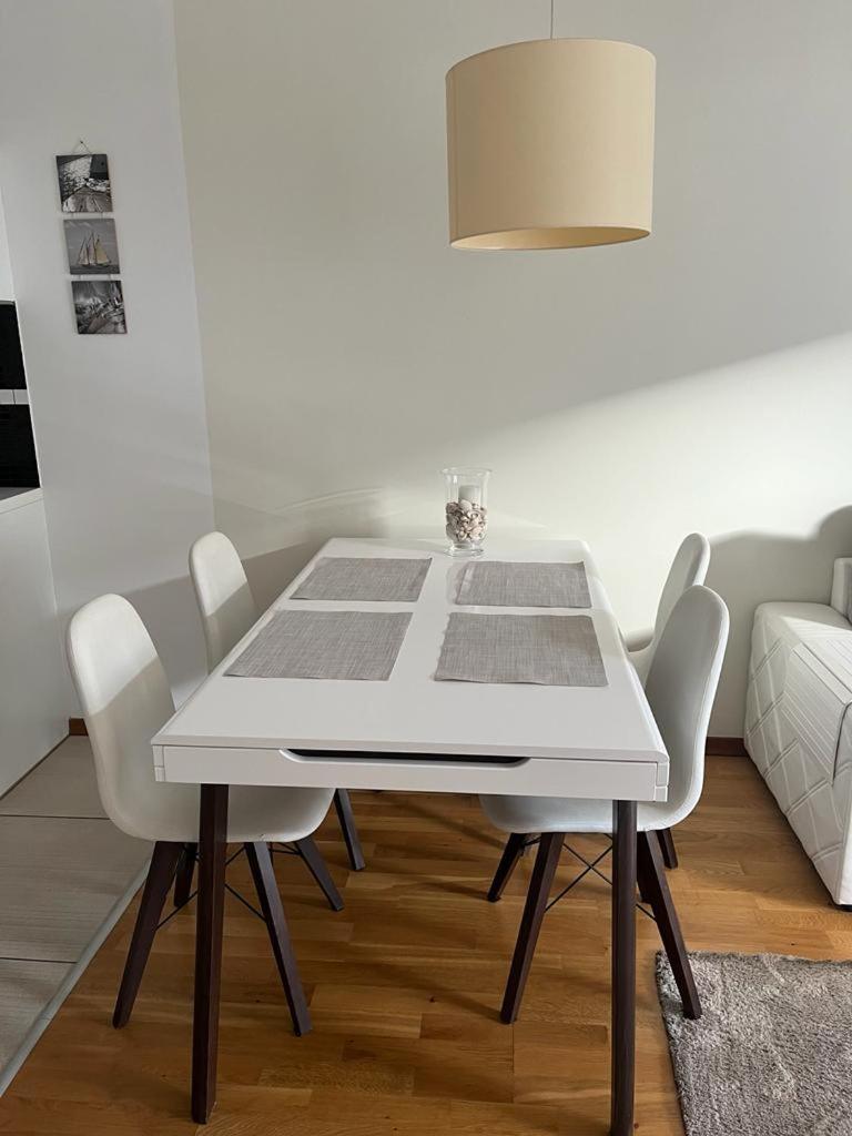 Apartament Na Osiedlu Platan ชวีโนวิชแจ ภายนอก รูปภาพ